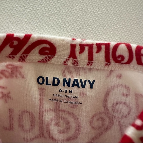 Old Navy 0-3 Months Baby Holiday Christmas Pajamas Footie PJs Red - Picture 5 of 6